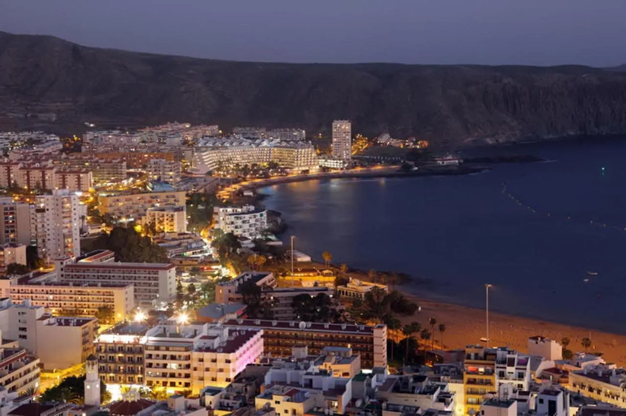 Apartments In Los Cristianos Centre スペイン